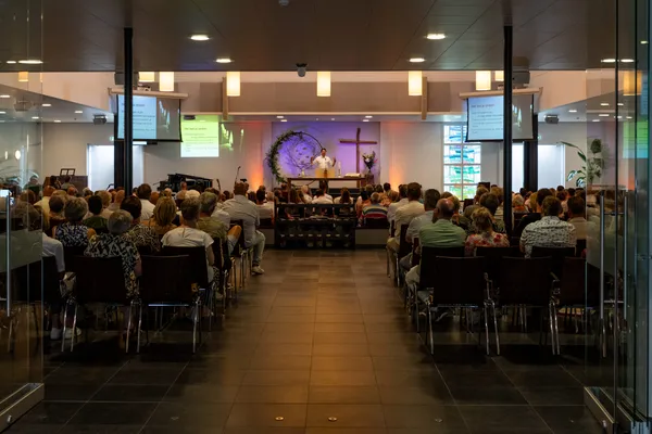 HR Kerk binnen-10