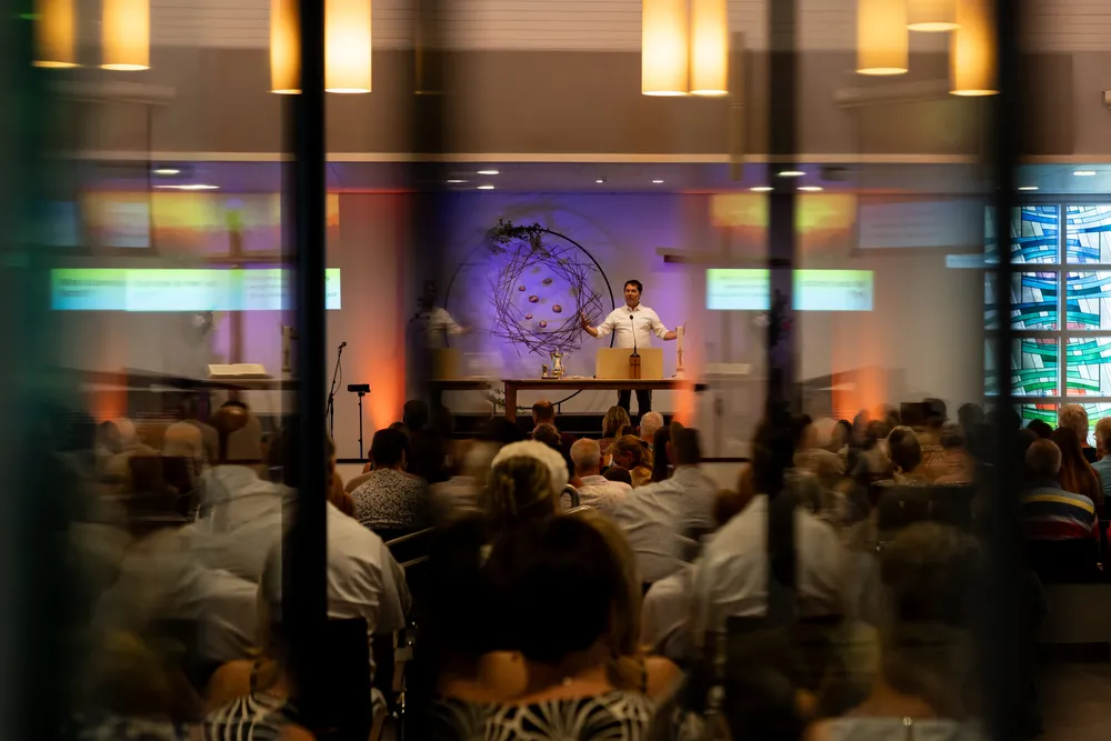HR Kerk binnen-11