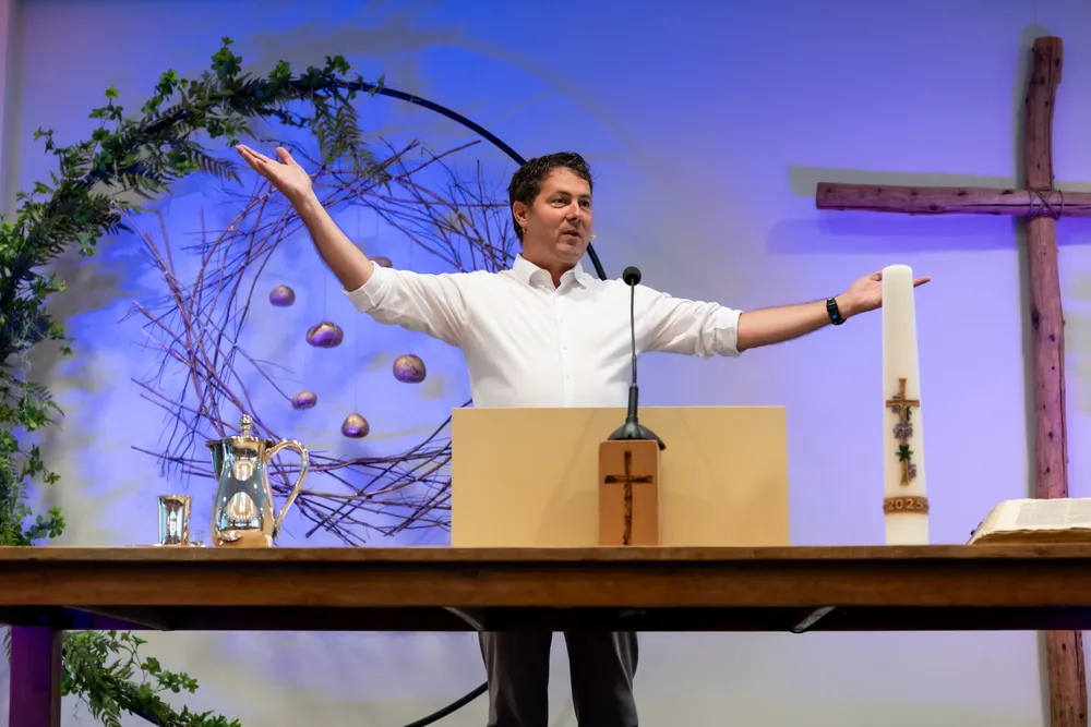 HR Kerk binnen-12